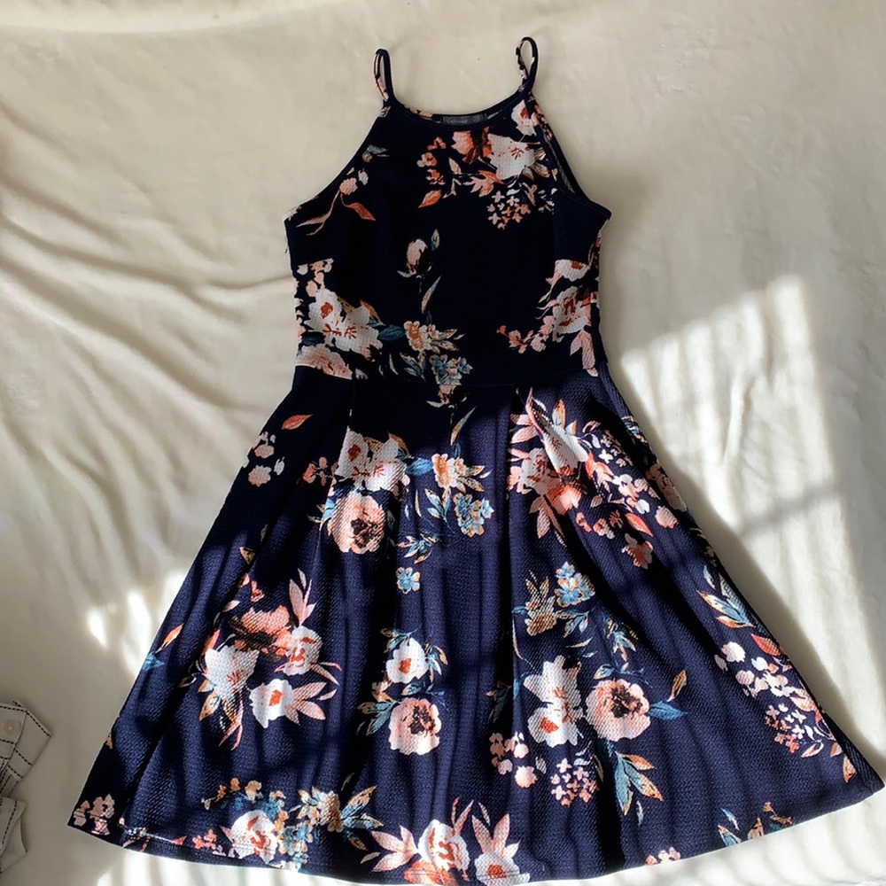 Soft/ stretch floral dress